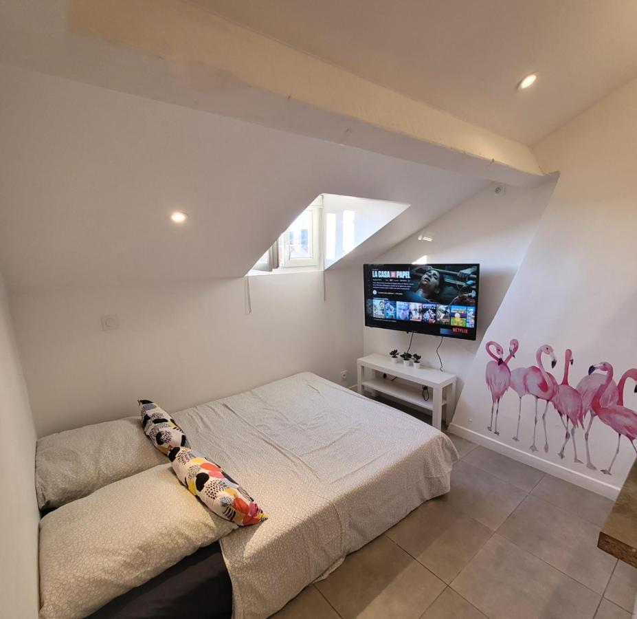 Studette Independante Hyeres Gare Particulier Appartement Buitenkant foto
