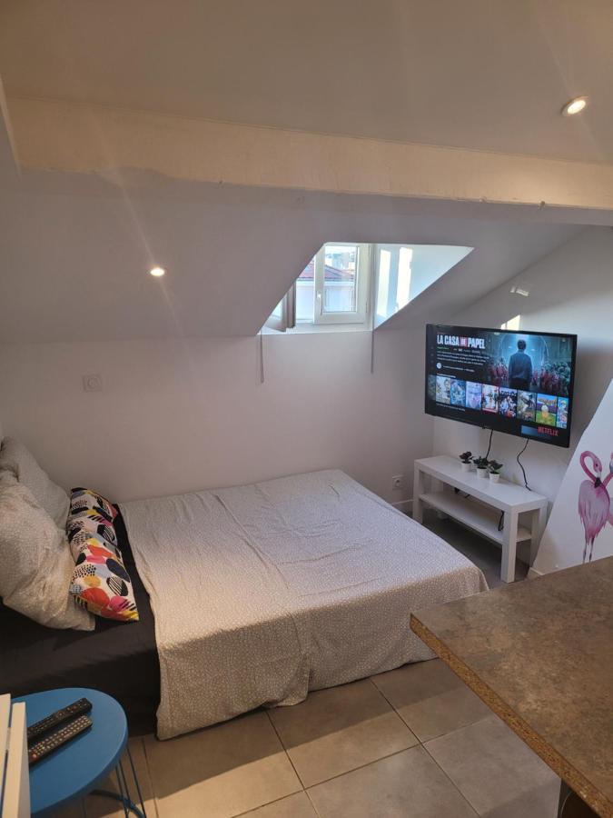 Studette Independante Hyeres Gare Particulier Appartement Buitenkant foto